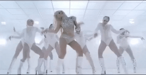 GIF_Lady-Gaga_Bad+Romance_765456_987_66+