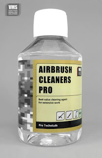Vallejo 200 ml Flow Improver Airbrush Model Air Bottle & Model Air 200 ml  Airbrush Cleaner : : Everything Else