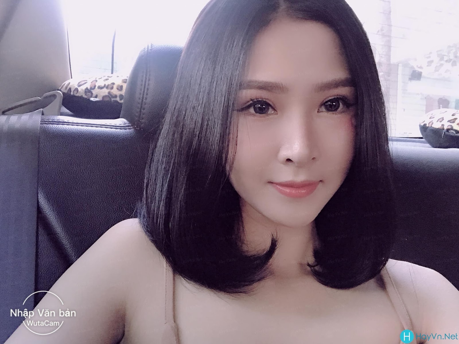 Yến Nhi: Bé bé xinh xinh vừa đủ dùng =))