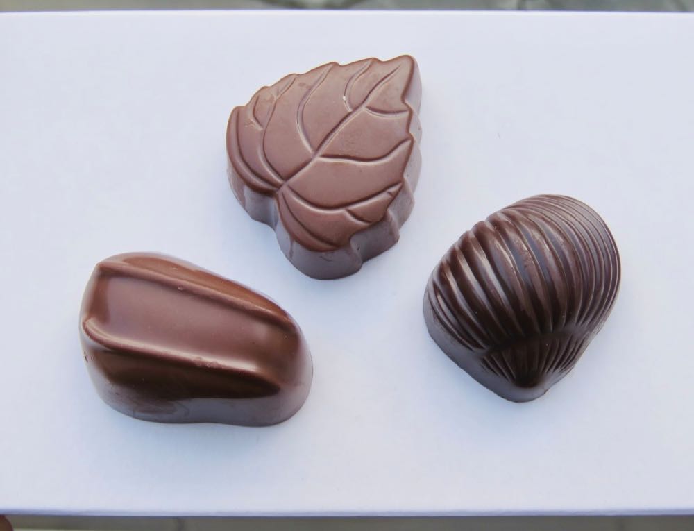 Chocolate Banquet Trader Joe's Belgian Truffle Ballotin Box Hazelnut Leaf Jan. 11, 2020