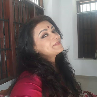 Malayalam Aunty Jennifer Antony latest hot in saree Navel Queens Malayalam Aunty Jennifer Antony latest hot in saree Navel Queens