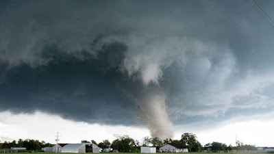 Yesus Menghentikan Tornado di Filipina (Video)
