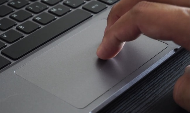 A smooth, responsive, and accurate precision touchpad. It's 4.1-inch long and made of plastic.