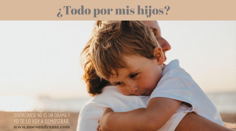 madre_abrazando_a_niño_noesundrama