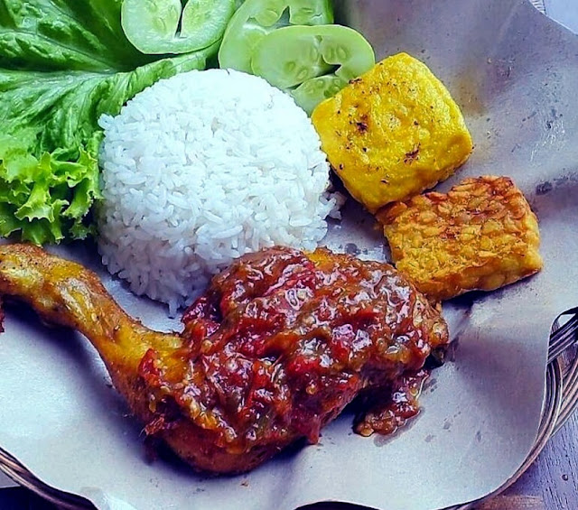 Ayam penyet