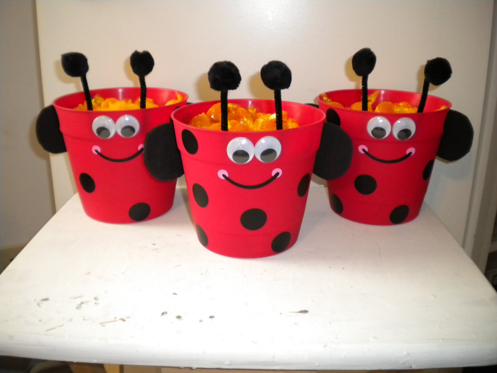 Jean's Crafty Corner: Ladybug Flower Pots for Mother's Day