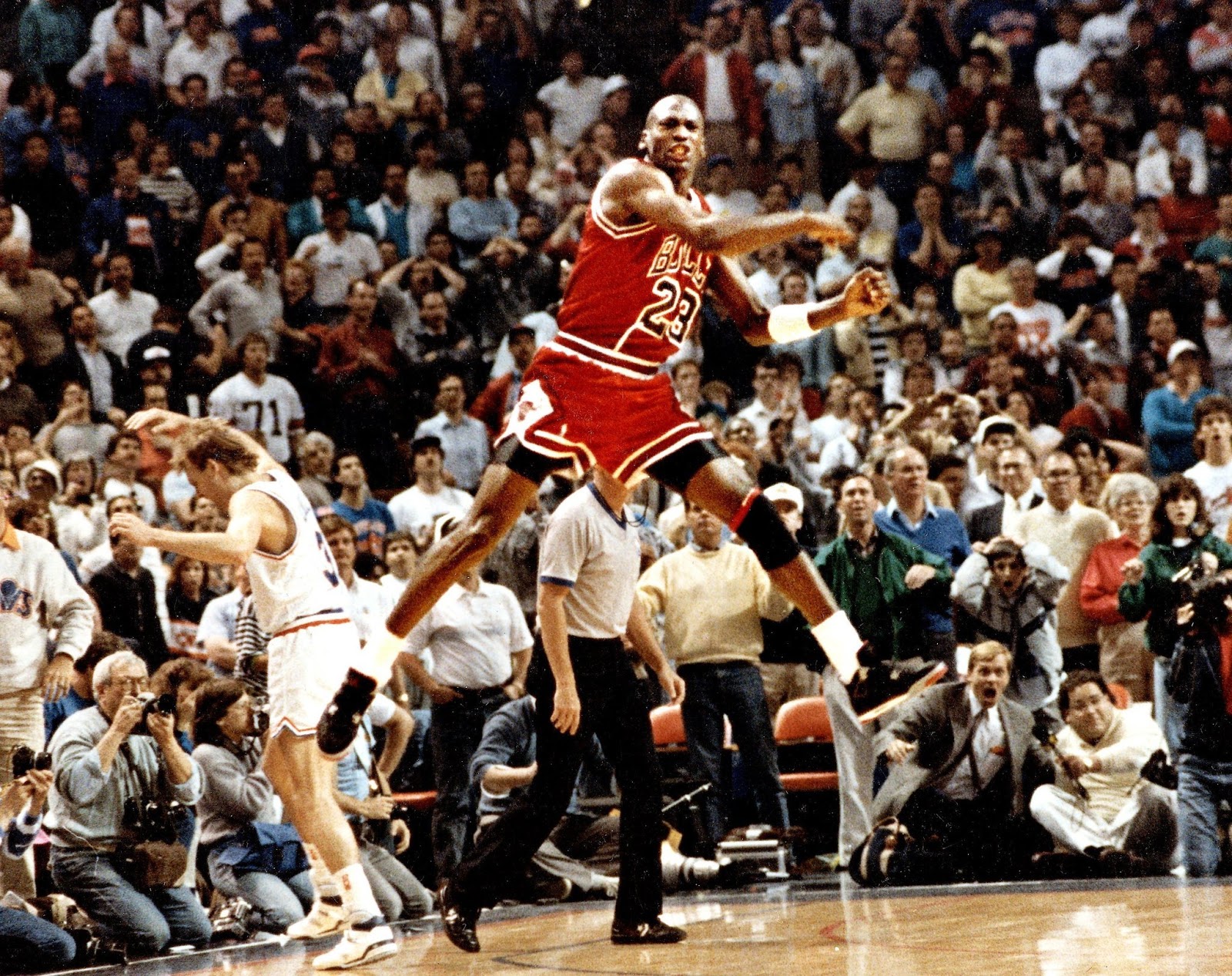 DAR Sports: 6 Classic NBA Game Winning Buzzer Beaters