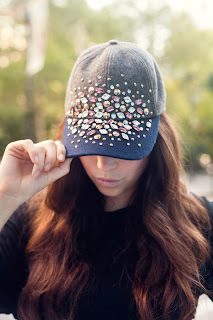 Decorar gorros y gorras con abalorios en Recicla Inventa