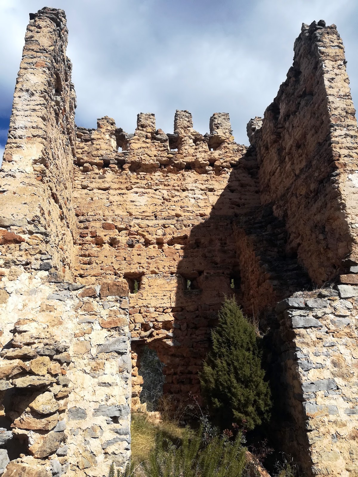 Anda con Tiocanya SenderismoAnda con Tiocanya Alcudia de Veo Castillo