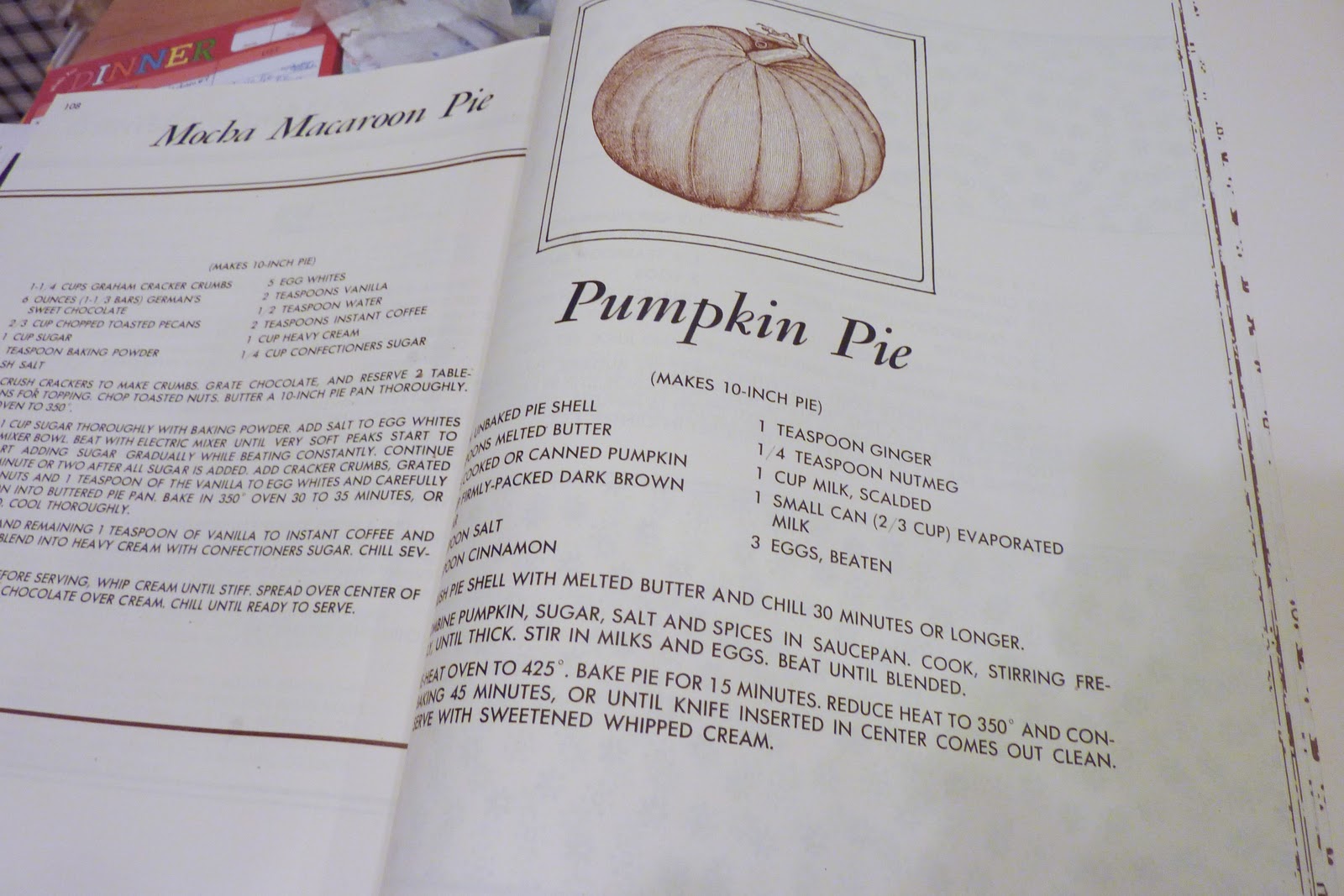 FEAST EVERYDAY Pumpkin Pie (Bakery Lane)