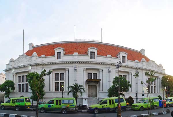 Memilih Kantor Cabang Bank Terbaik