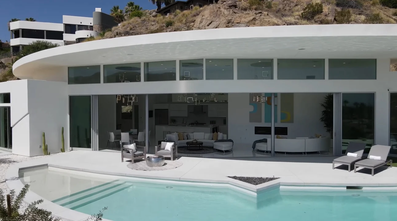 32 Photos vs. Palm Springs, CA Luxury Home Interior Design Tour By Brian Foster