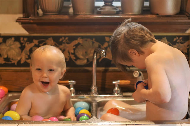 Easter Egg Sink Bath