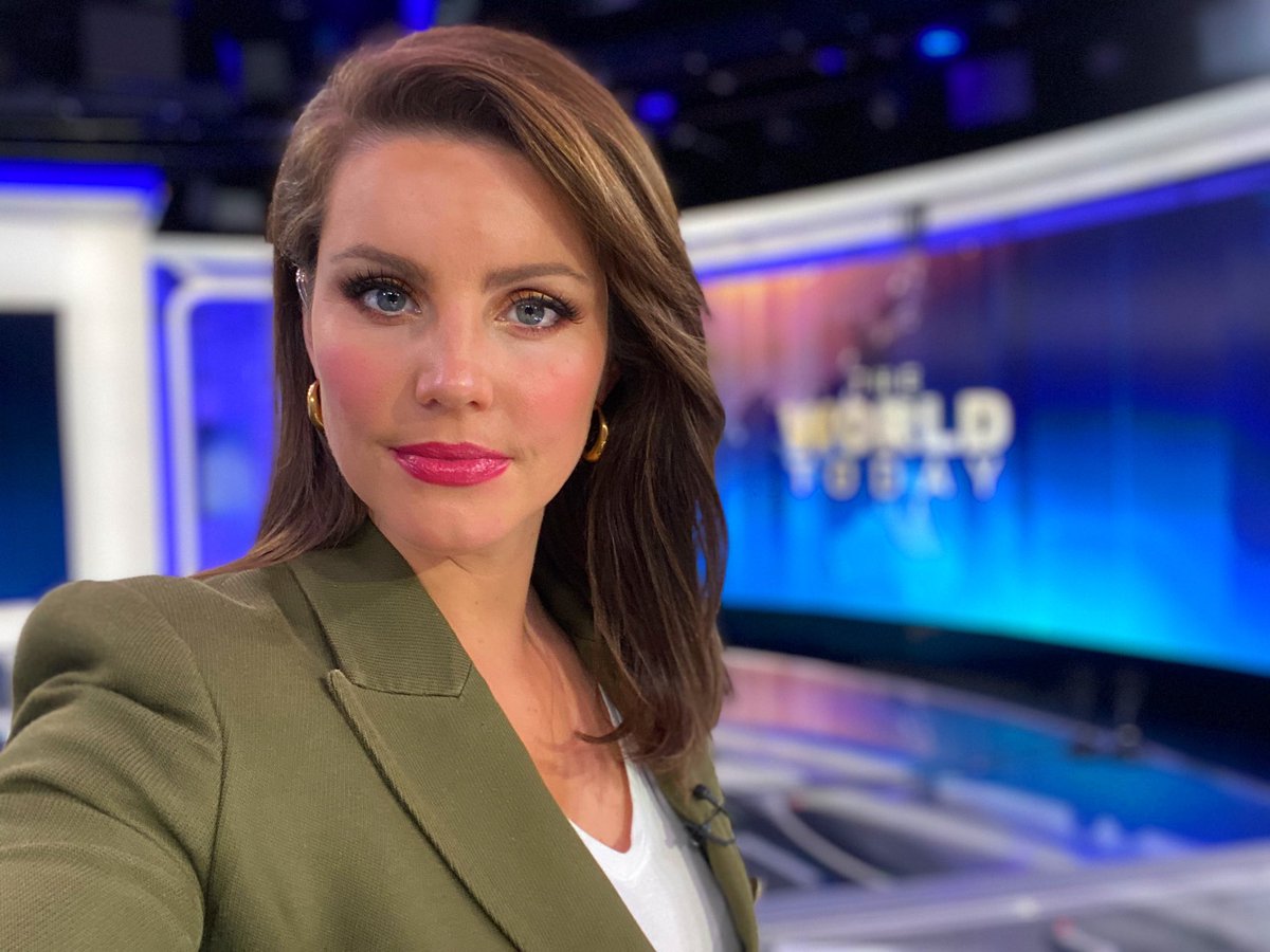 ведущий fox news такер карлсон. усы надежды ургант. ведущий просьба. ведущий просьба. Cgtn female news anchor.