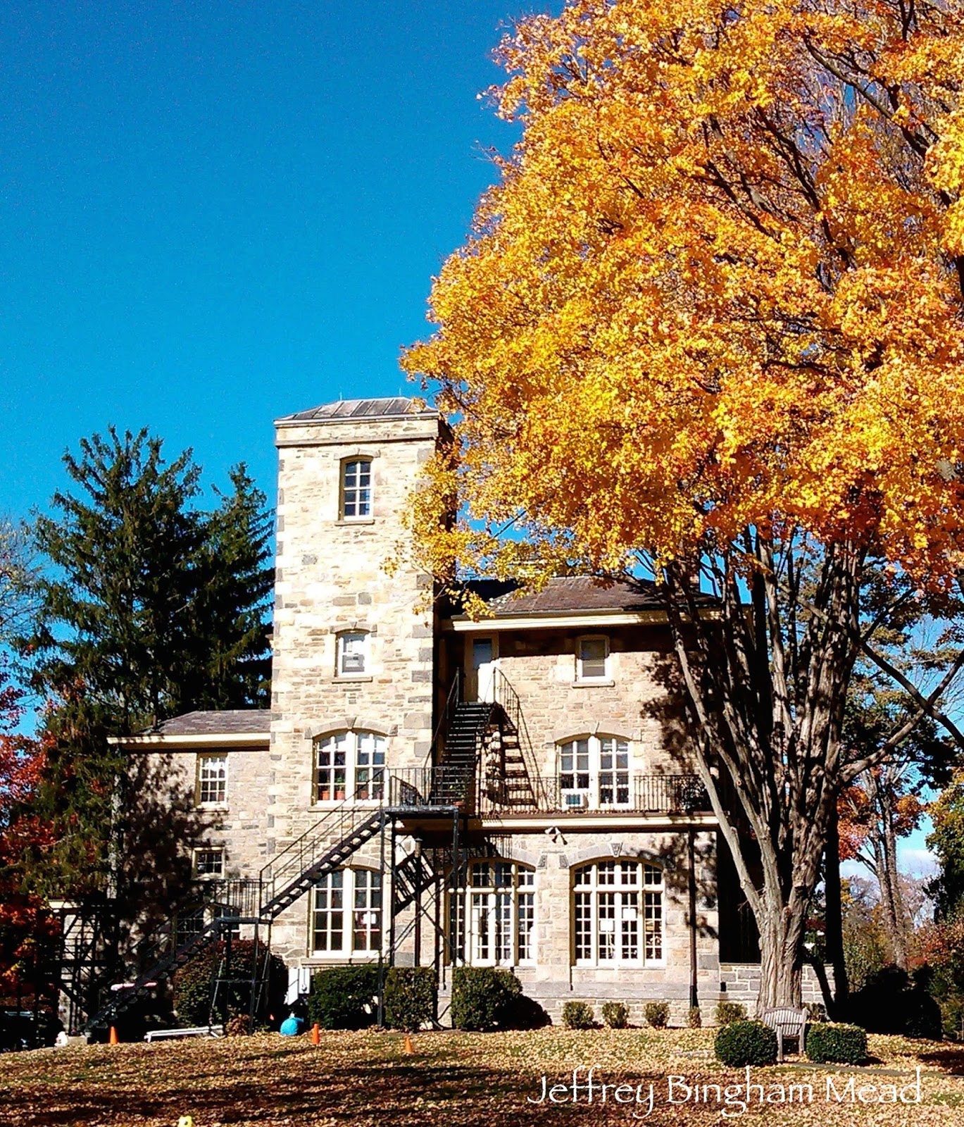 Hallowed Grounds & History Wedding HolleyMead (1899)