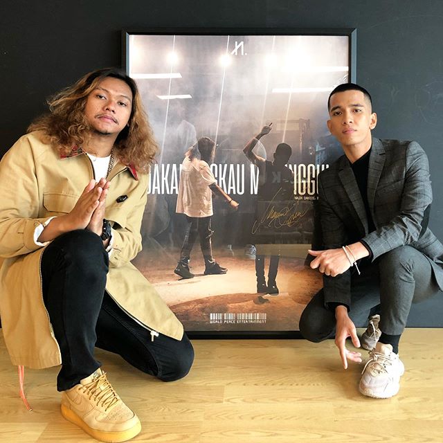 Lirik Lagu Adakah Engkau Menungguku Naim Daniel Ft Tuju Arnamee Blogspot