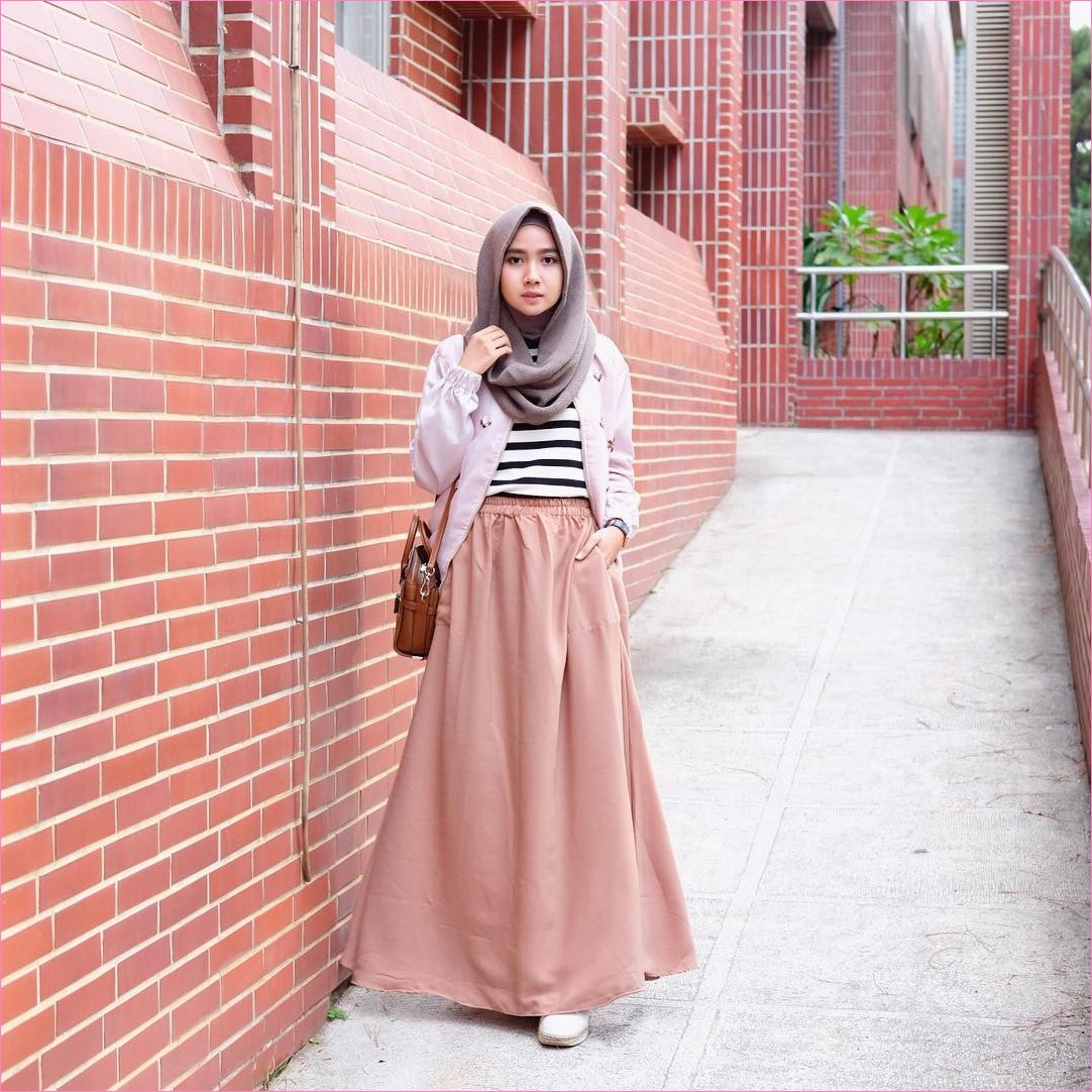 35 Trend Outfit Rok Untuk Hijabers Ala Selebgram 2021 