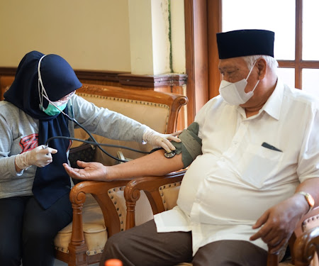 Pemkot Sukabumi Fasilitasi Vaksinasi Covid ke Tokoh Masyarakat Mantan Wali Kota