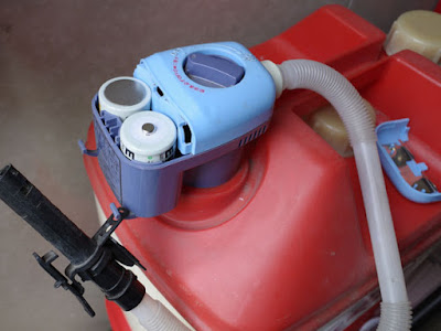 灯油ポンプに使用します。 EBL 単1形 充電式ニッケル水素電池 2個入 電池保管ケース付き(容量10000mAh、約1200回使用可能) 単一充電池