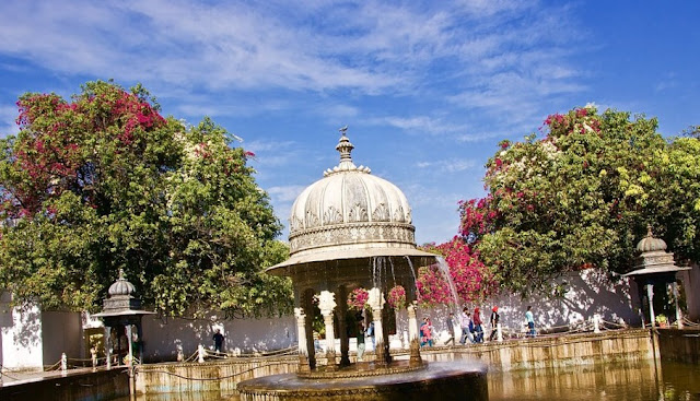 Biggest Garden in Udaipur. Point of Attraction in Udaipur