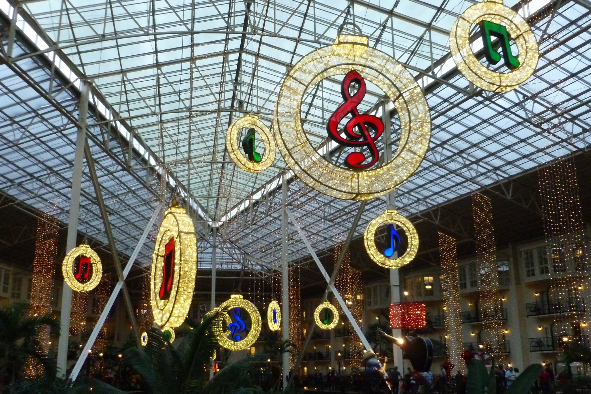 Mai Thai Wanderings Christmas lights at Gaylord Opryland Hotel