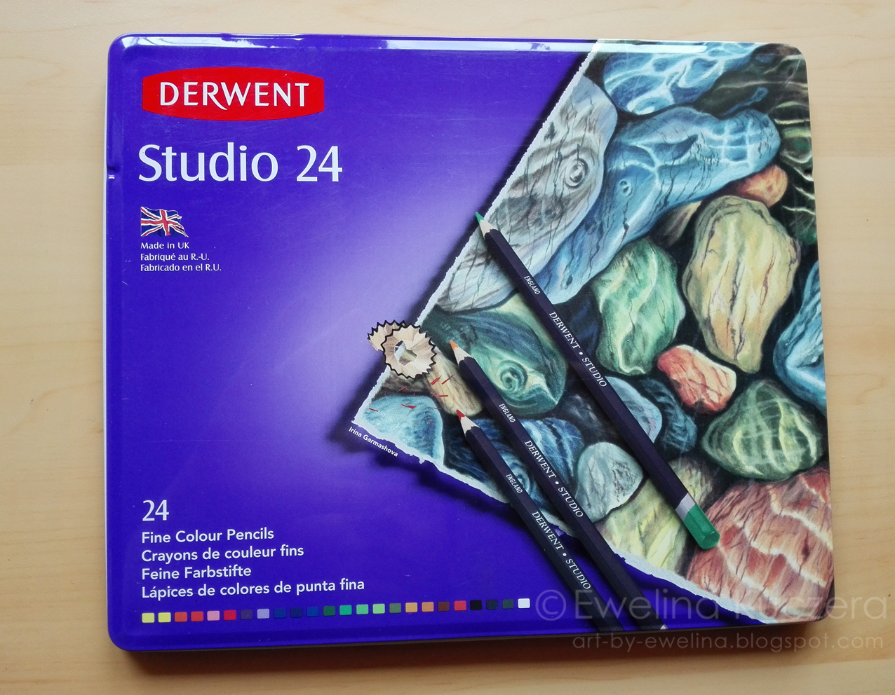 Artistic Blog - learn how to draw with colored pencils: Derwent Studio  review - a set of 24 colours