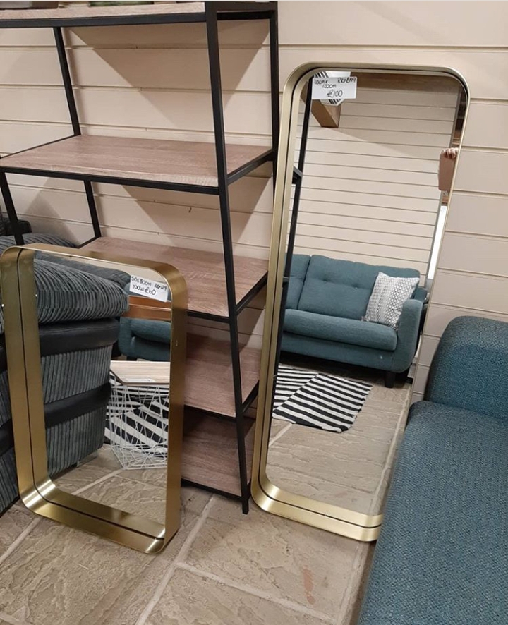 THE BEST EXDISPLAY FURNITURE STORE Hut