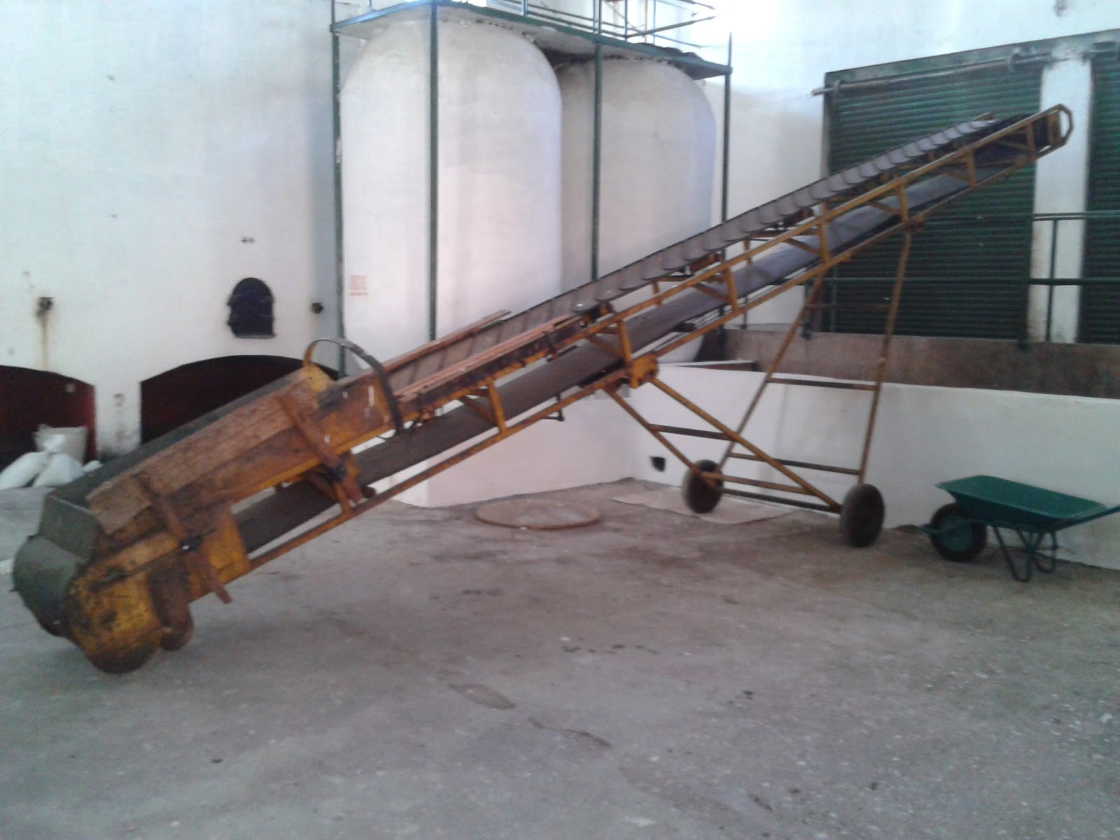 Vinos Ambiz, S.L. (vinos ecológicos y naturales, en Madrid y en Gredos)