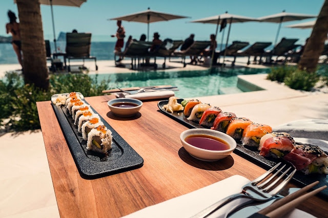 Pool side Dinner Date 