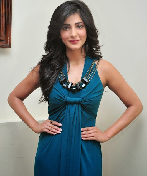 Shruthi Haasan Hot Photos