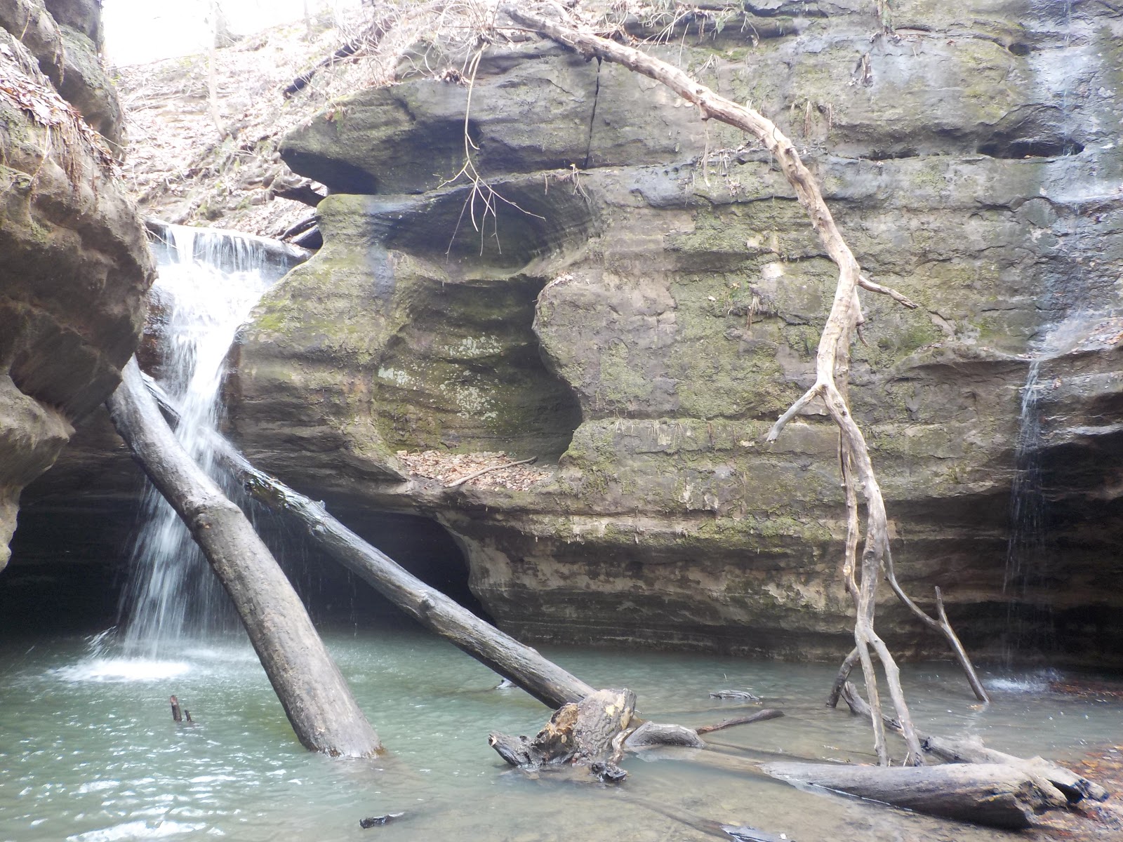Hike Starved Rock Council Overhang, Ottawa, Kaskaskia, Illinois