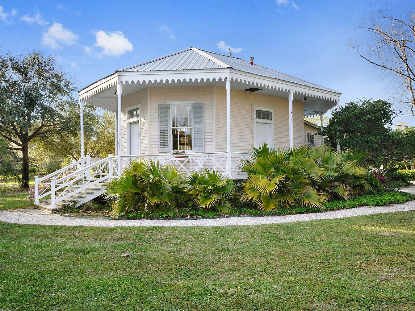 Sweet House Dreams 1940 Tiny Cottages in Pass Christian, Mississippi