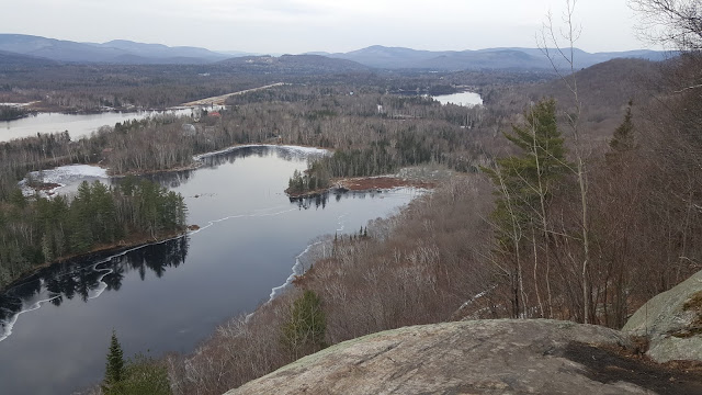 Vue à partir du belvedère au mont Sourire