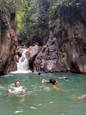 Hijau Tosca Curug Leuwihejo Desa Cibadak Bogor