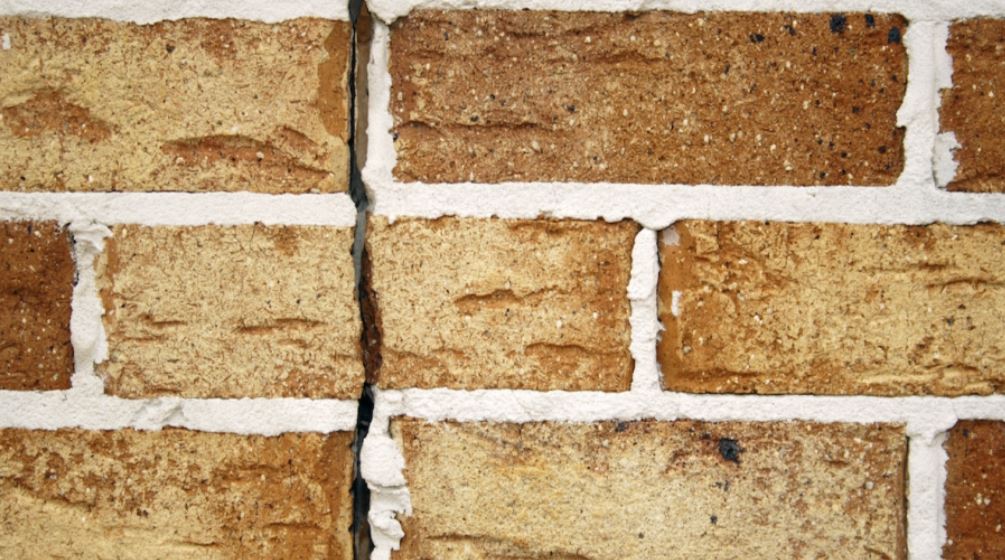 Ultimate Guide to Prevent Cracks in Brick Masonry Construction