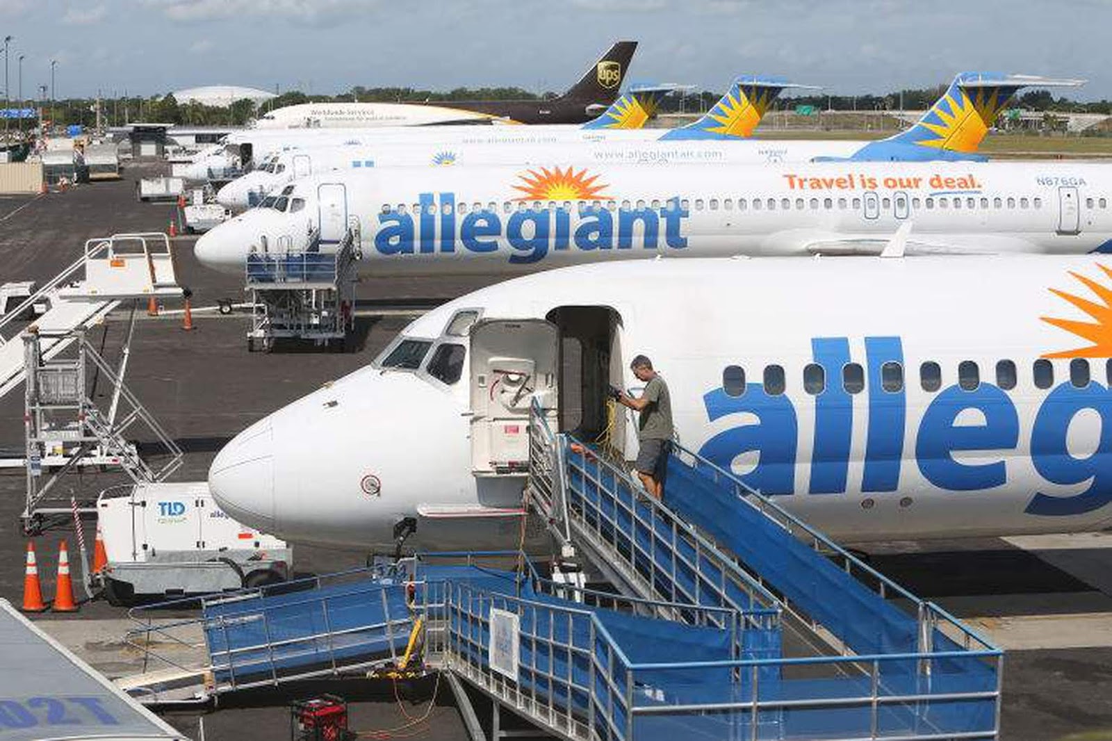 5 Essential Tips to Know Before You Fly Allegiant Airlines airlines infoz