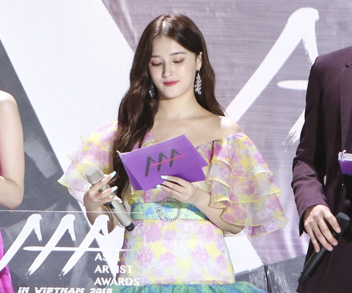 clip nancy lộ ngực 17