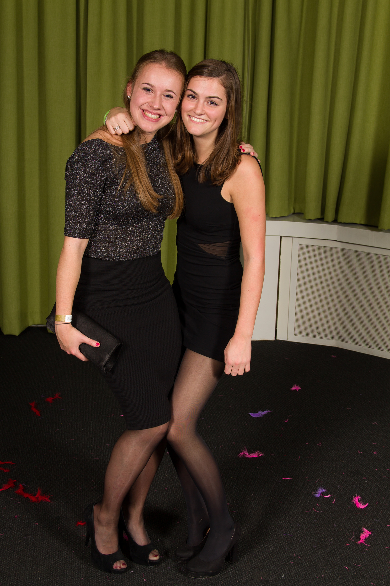 fashion tights skirt dress heels HOW TO CHOOSE THE RIGHT DENIER FOR