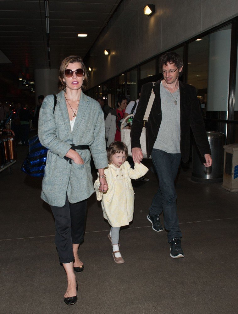 La Familia de Jovovich Anderson Milla Jovovich, Paul Anderson y Ever Gabo 26/05/2011 La Familia de Jovovich Anderson Milla Jovovich, Paul Anderson y Ever Gabo 26/05/2011