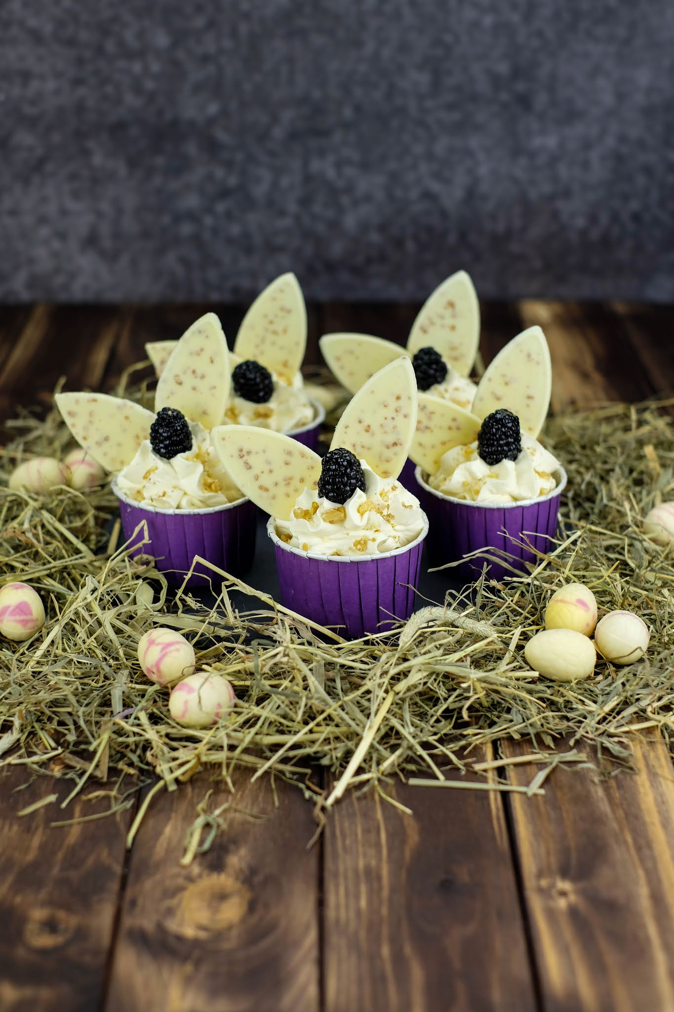 Weiße Schokoladen und Brombeer Cupcakes | Marion&amp;#39;s Kaffeeklatsch