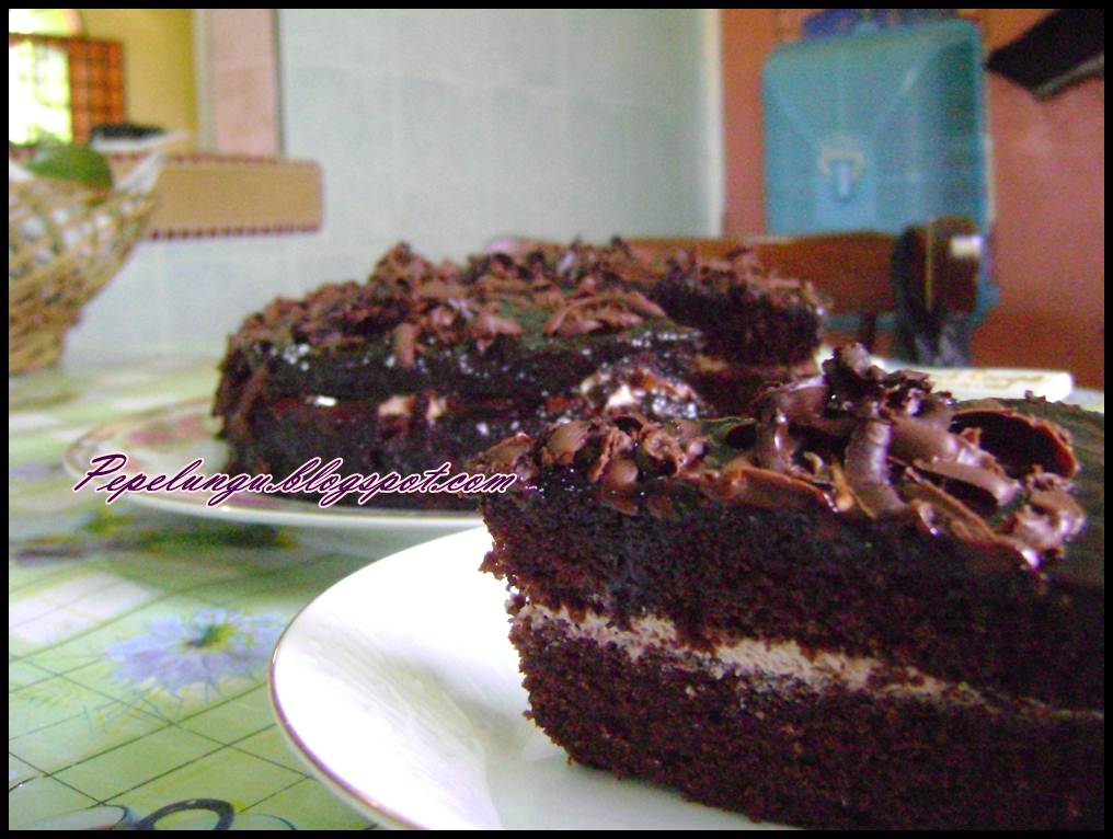 Ini cerita Atiqah: Masak-masak : resepi kek coklat lembap