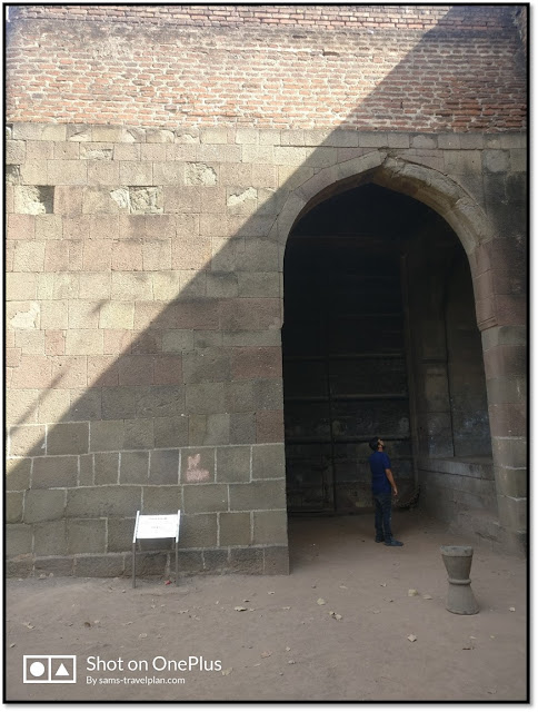 shaniwar wada, 5 major doors at shaniwar wada