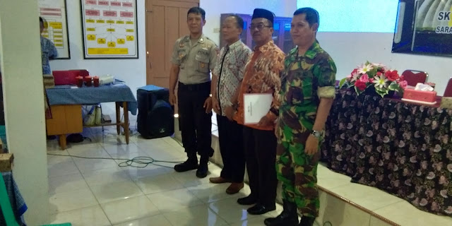 Penyerahan SK Pemberhetian Kepala Desa dan SK PJ Kepala Ds Saradan
