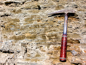 ROCK HAMMER. CHISEL, GOGGLES & GLOVES