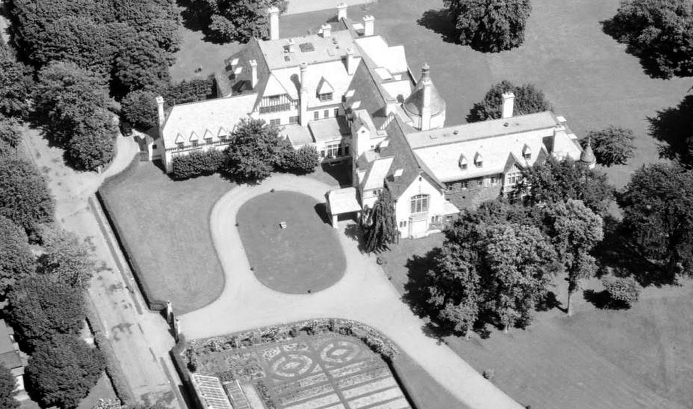 Half Pudding Half Sauce "SEAVIEW TERRACE", THE NEWPORT HOUSE of EDSON