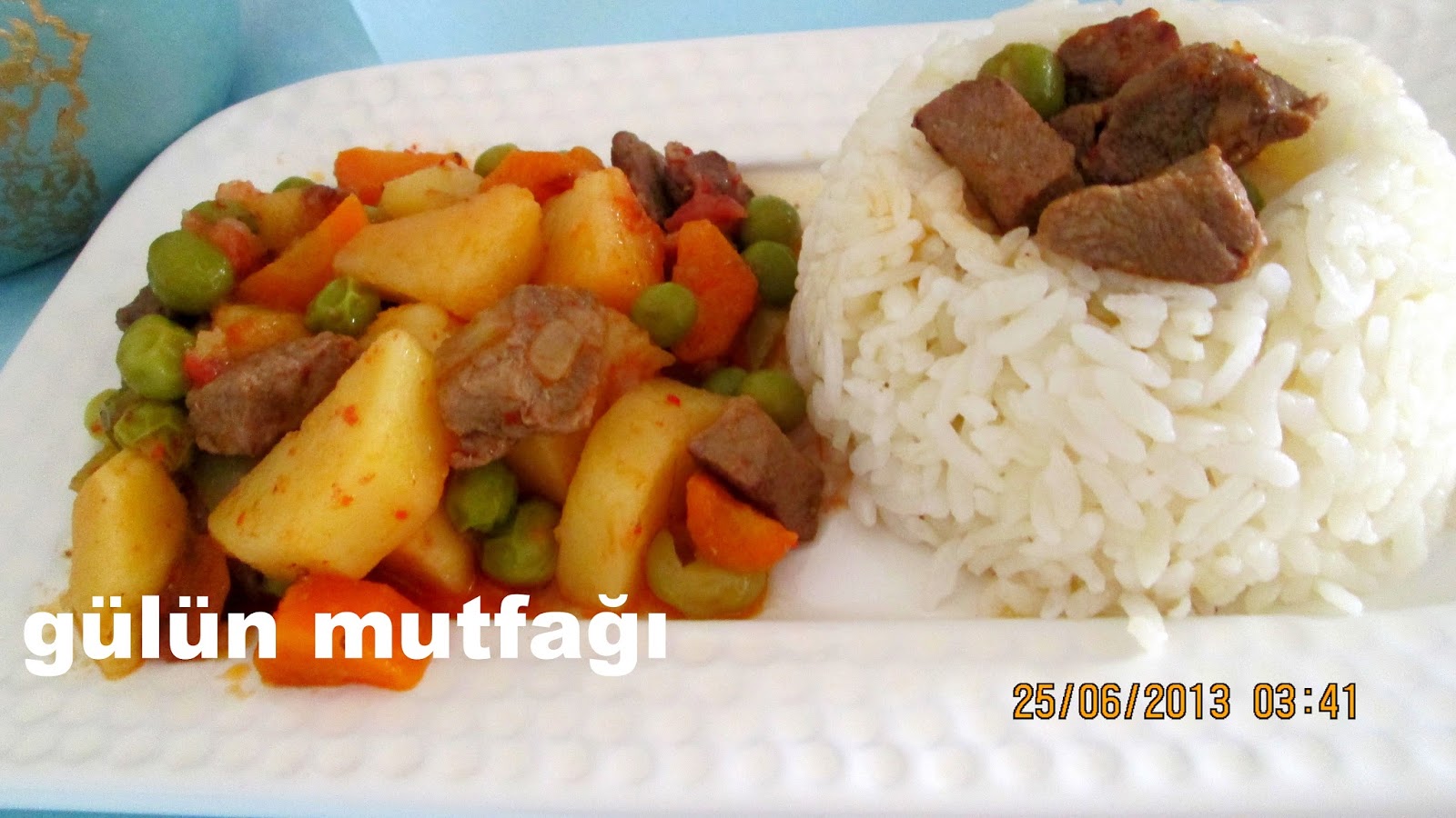 GÜLÜN MUTFAĞI SADE PİLAV EŞLİĞİNDE PATATESLİ,BEZELYELİ, HAVUÇLU ET YEMEĞİ