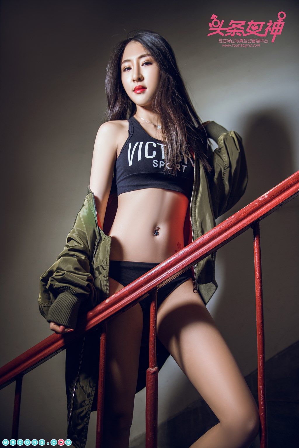 TouTiao 2017-11-16: Model Ru Yi (如意) (21 photos)