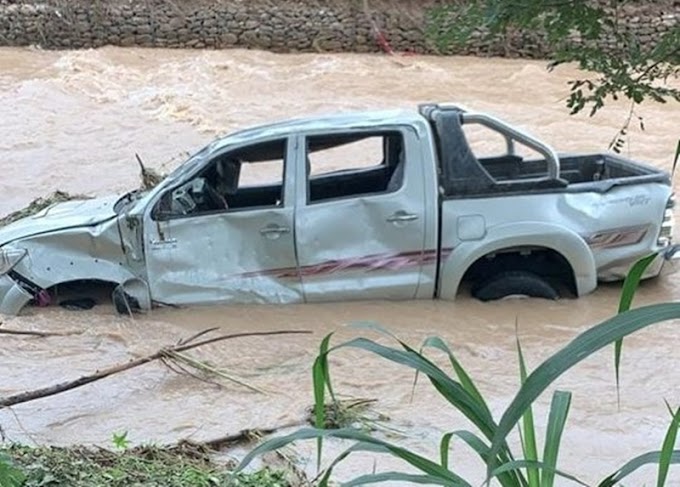 Sepasang adik-beradik hilang, kenderaan pacuan empat roda ayah hanyut dalam arus banjir deras di Kampung Dangulad, Keningau