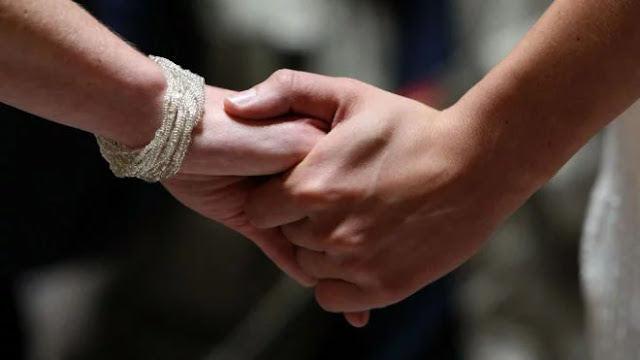 Jangan Keburu Baper, Ini Bedanya Cowok yang Asli Sayang dengan Hanya Kasihan! Jangan Keburu Baper, Ini Bedanya Cowok yang Asli Sayang dengan Hanya Kasihan!