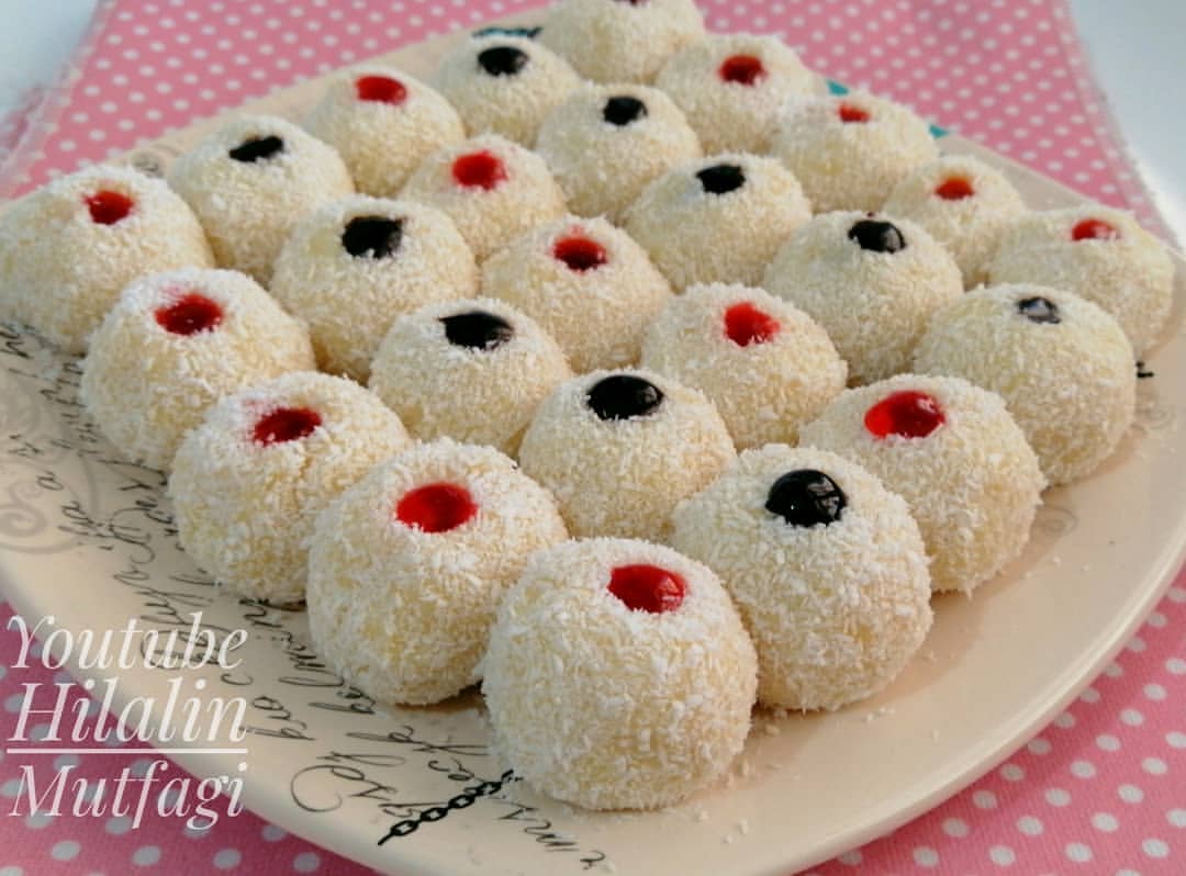 Hindistan Cevizli İrmik Topları Resimli Yemek Tarifleri